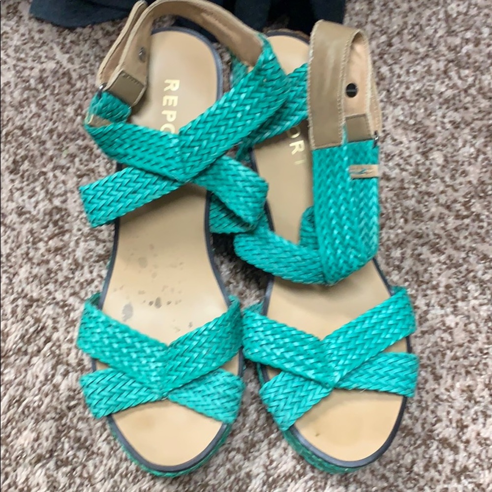 Report brand wedges size 7.5